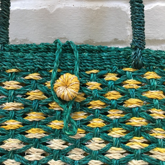 SOLD :: Vintage Green & Yellow Woven Straw Tote - Picture 5 of 6